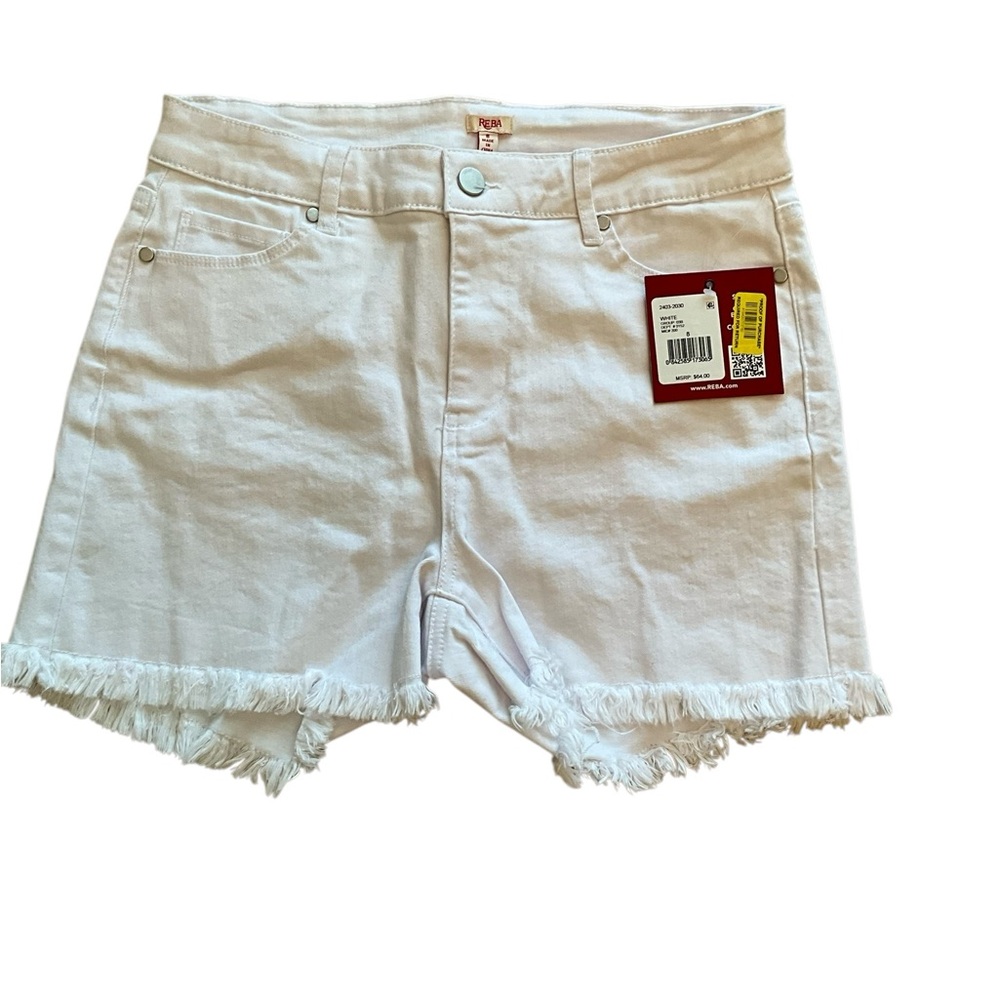 Reba White - Casual Comfort with a Stylish Edge